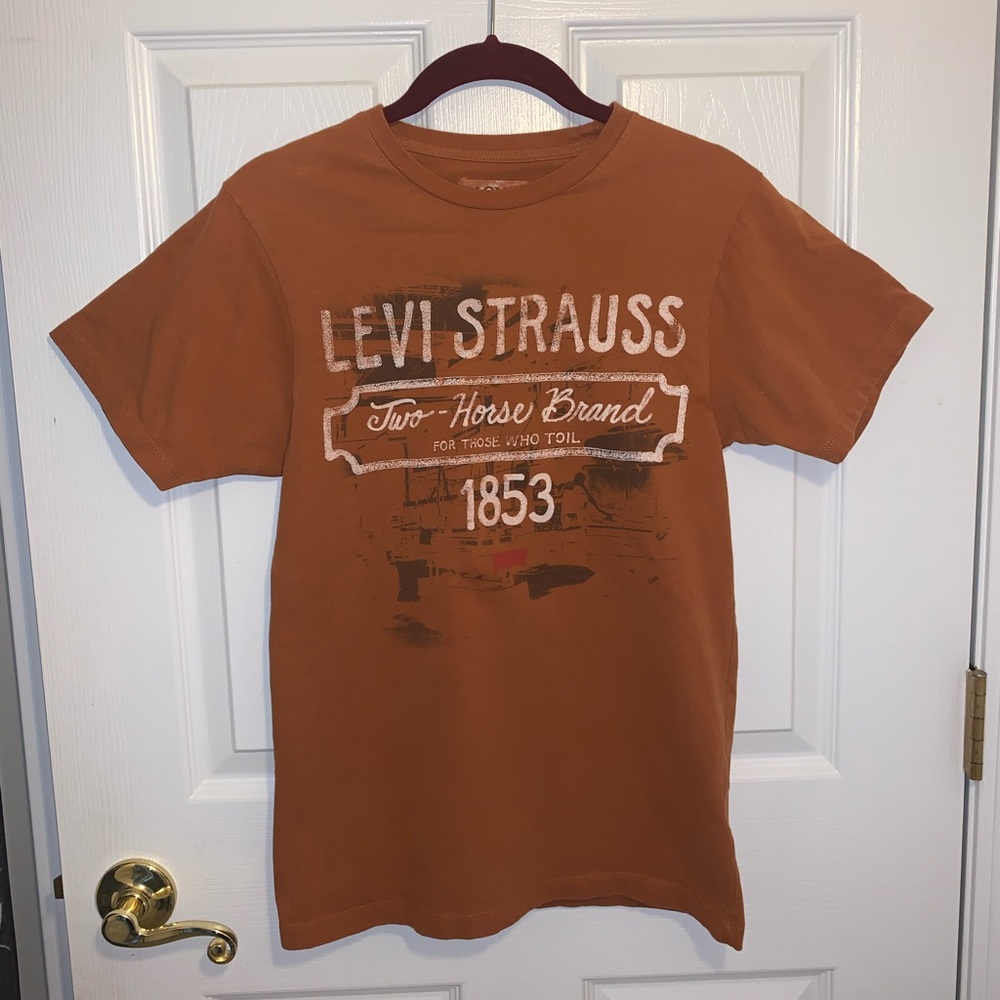 Levi’s Brown T-Shirt